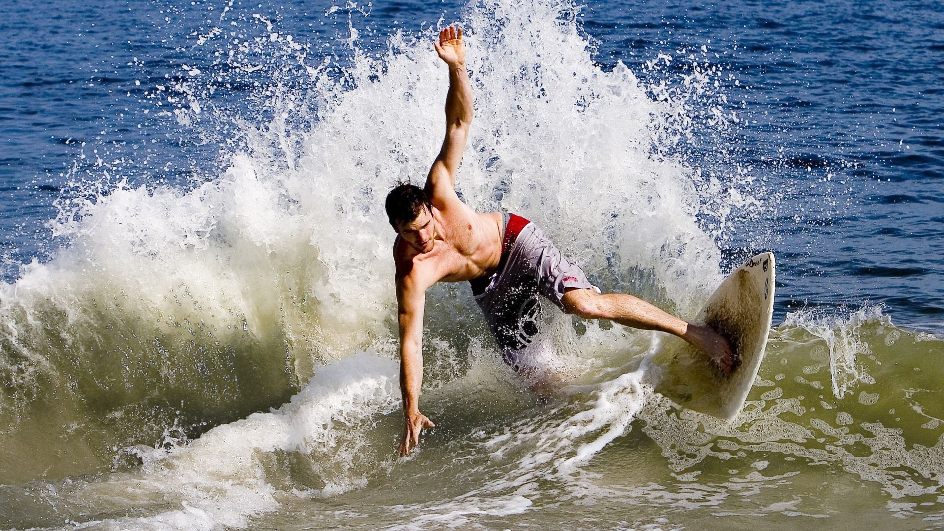 开云官网登录-伯科夫稳扎稳打掌控比赛节奏，伯日涅科夫