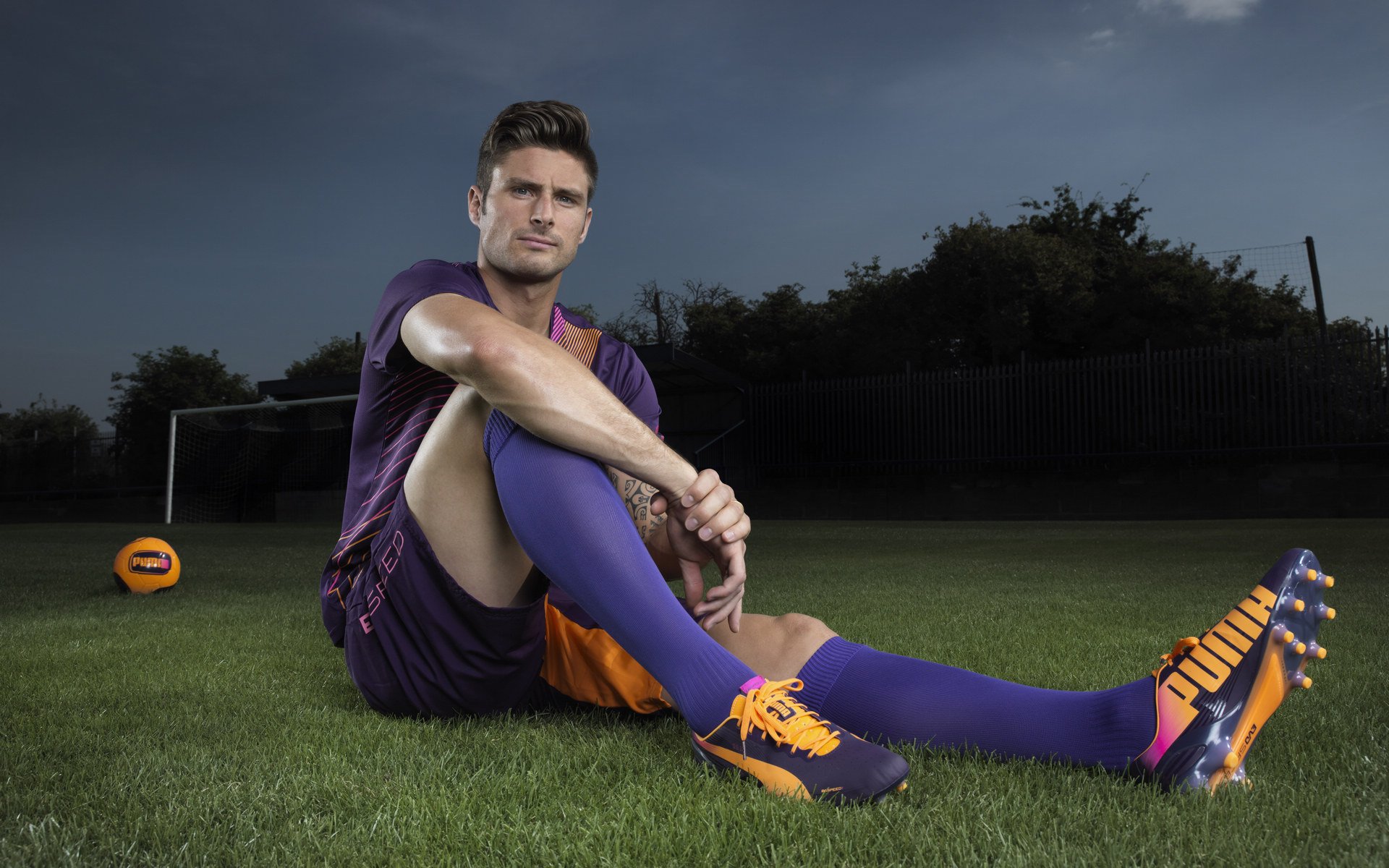 开云官方-新西兰橄榄球赛事在全球范围内的转播权价值大增，新西兰橄榄球队徽