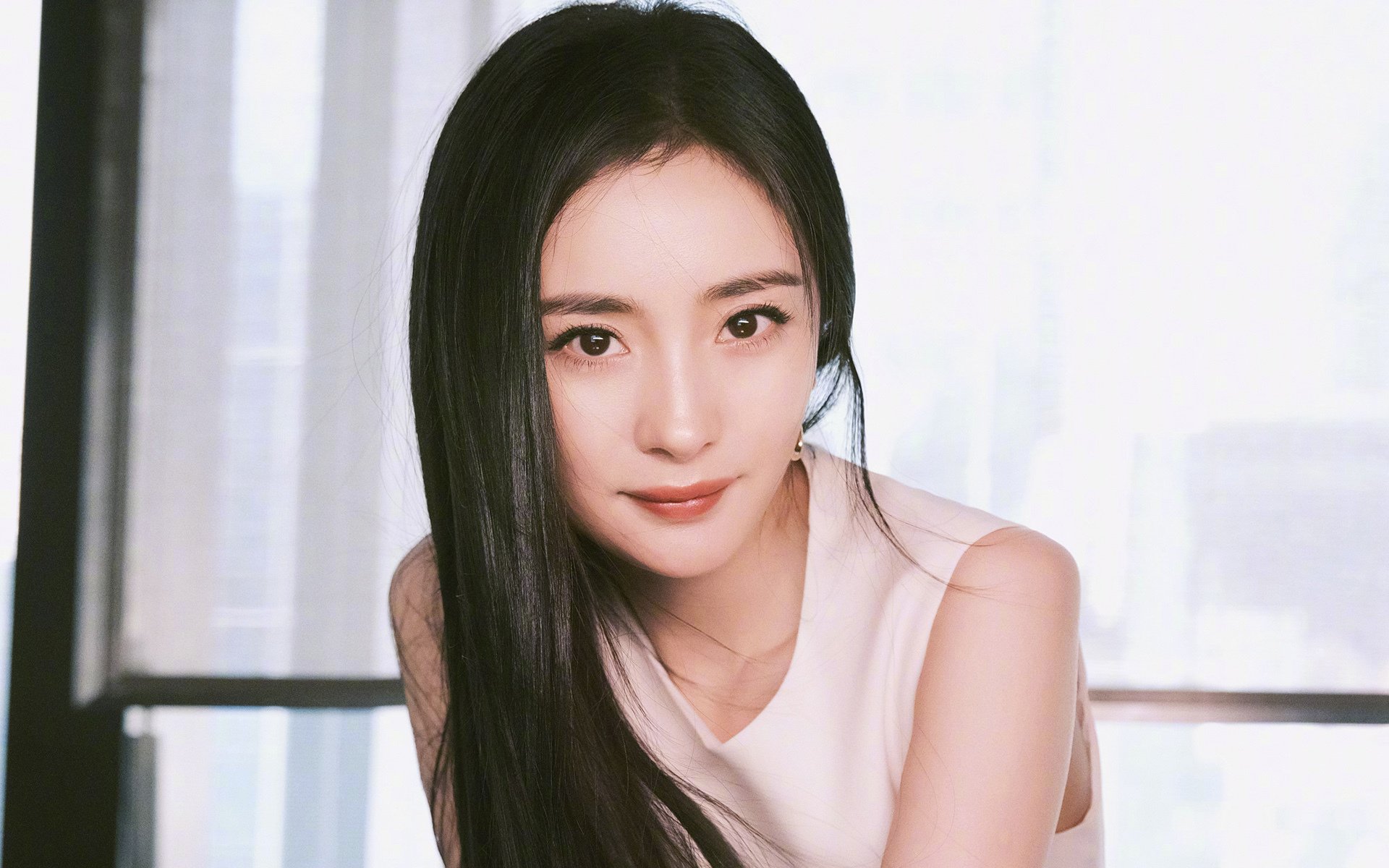 开yun体育-“中国足球绘画比赛火热开赛，彰显青春梦想”，绘画作品足球赛一等奖